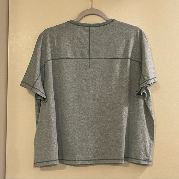THE NORTH FACE EA Dawndream Relaxed Short Sleeve in Goblin Blue Heather - Picture 3 of 8